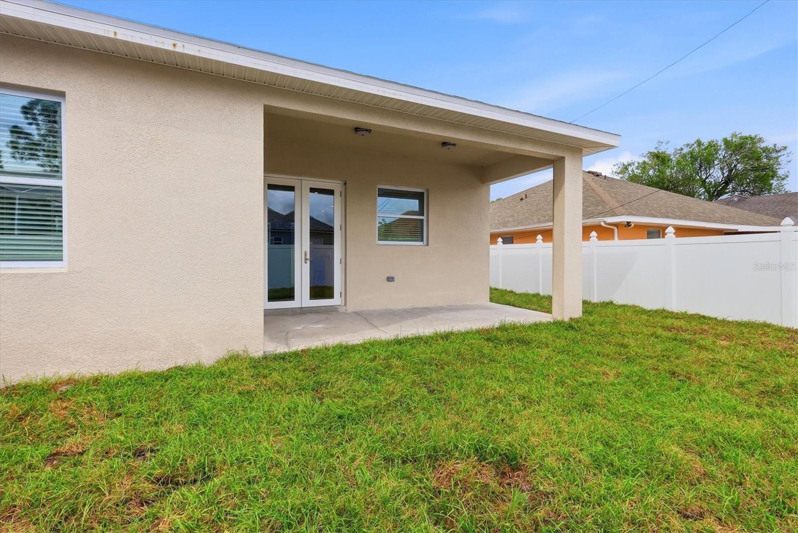 6042 105th Ter N Property Photo 4