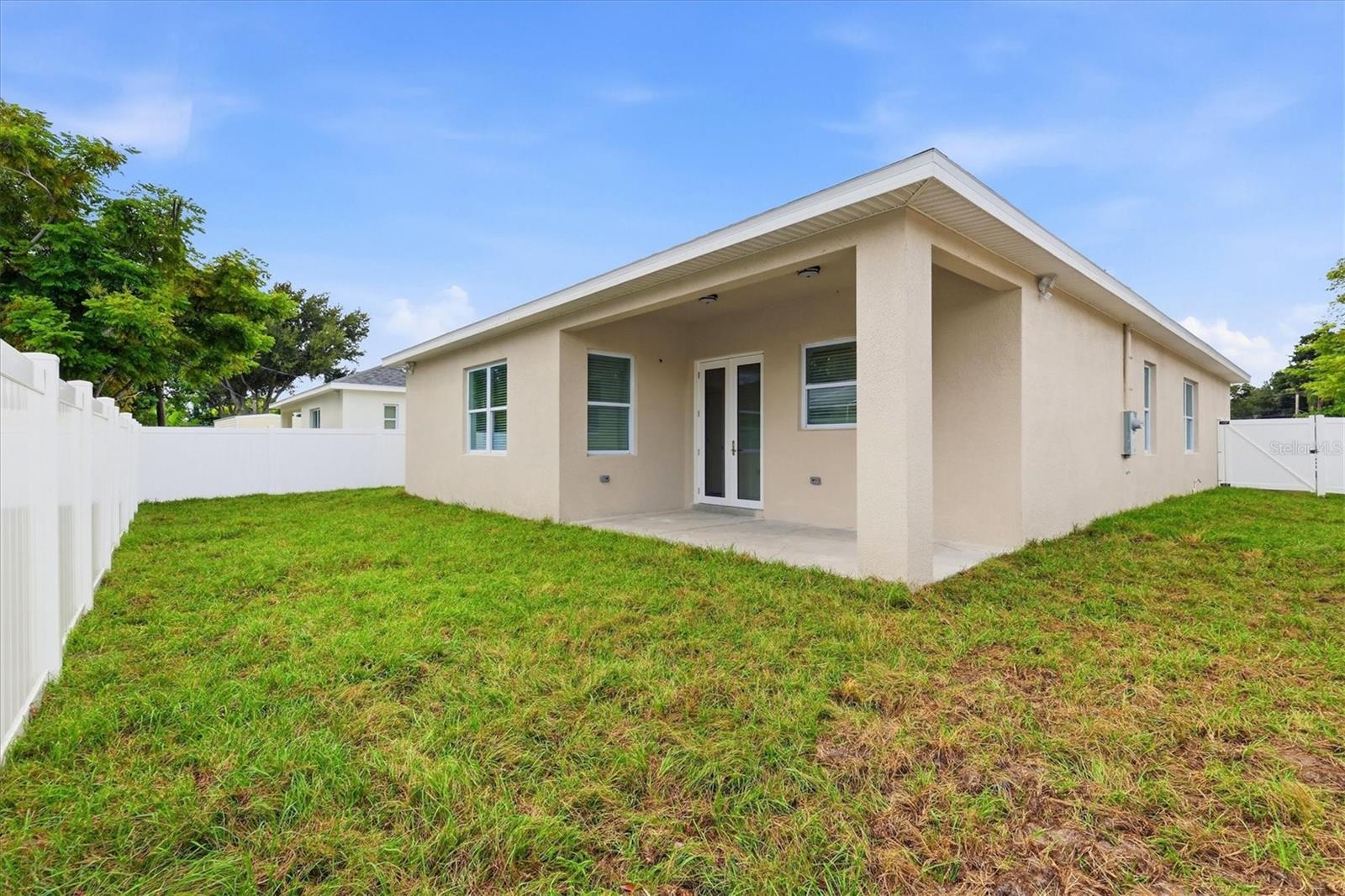 6042 105th Ter N Property Photo 5