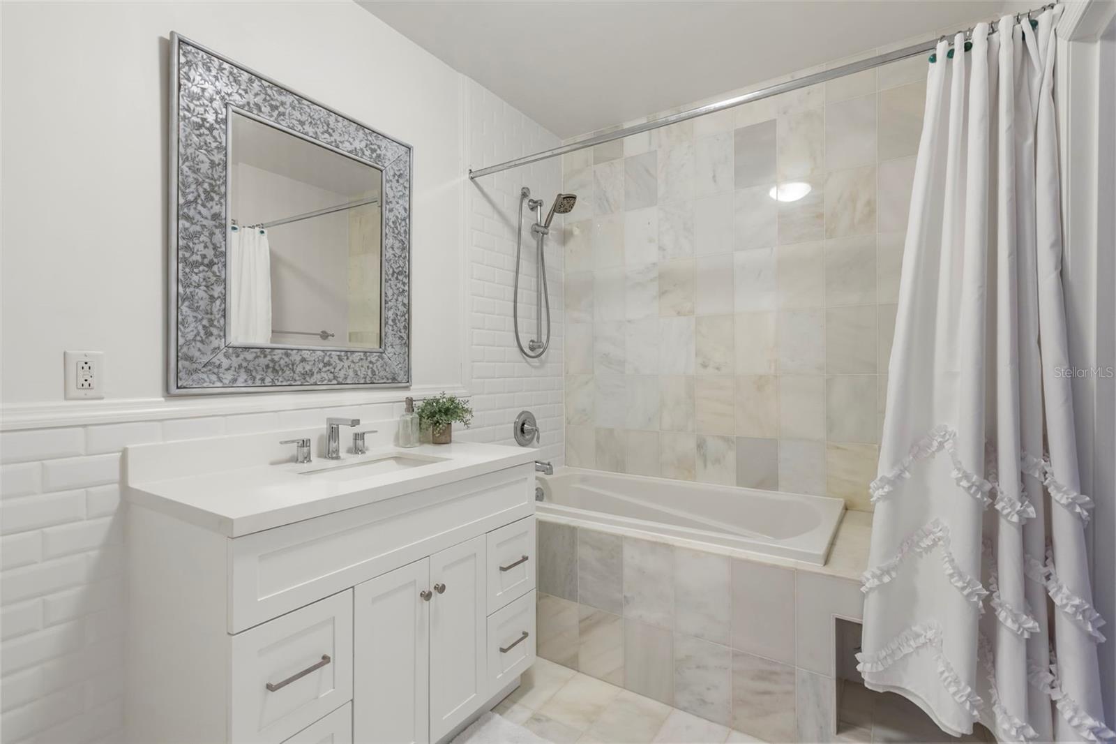 9226 Hidden Bay Ln Property Photo 19