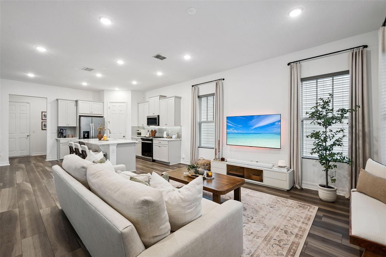 7313 Tidepool Pl Property Photo 4