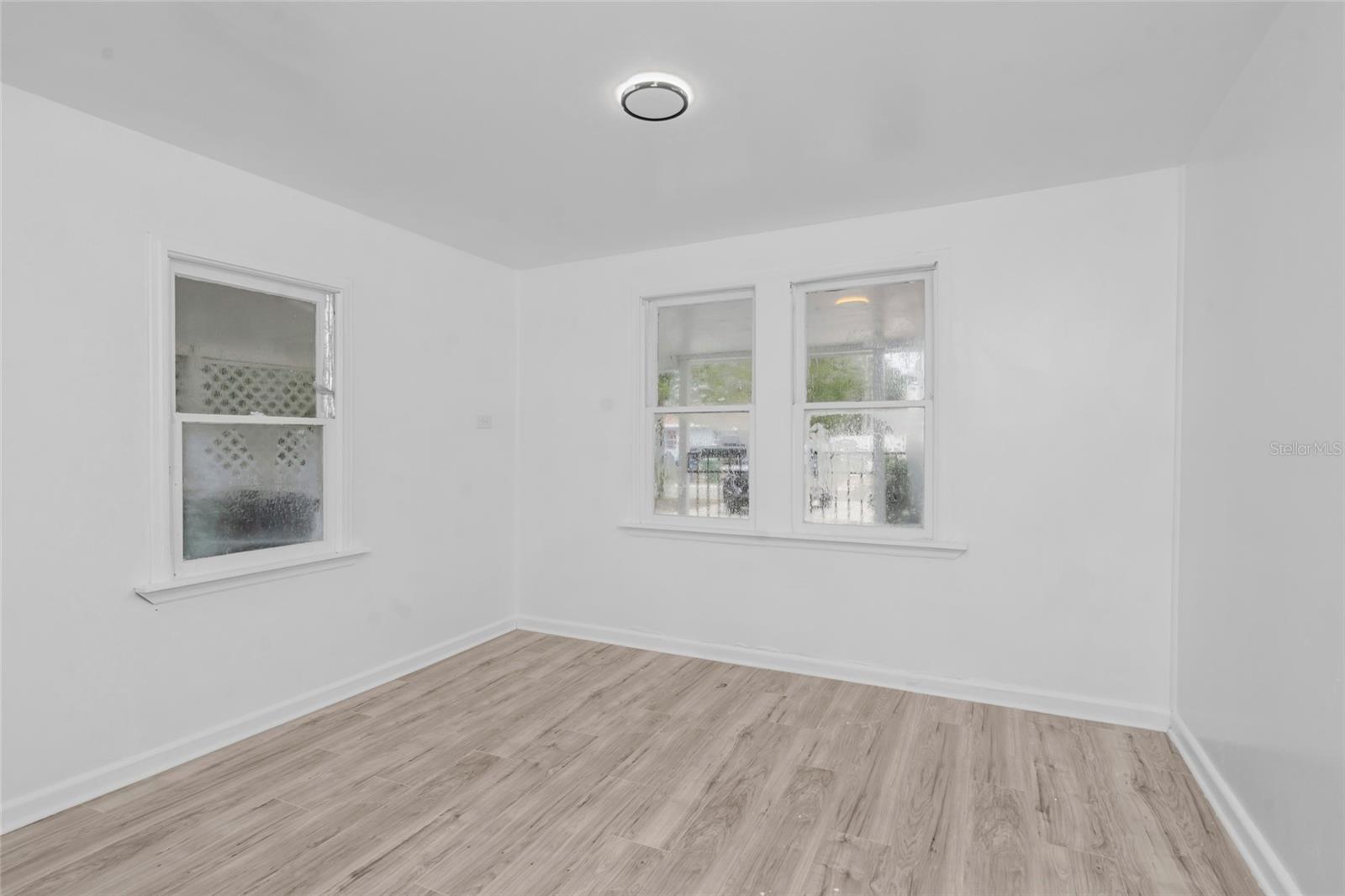 8021 N Edison Ave Property Photo 10