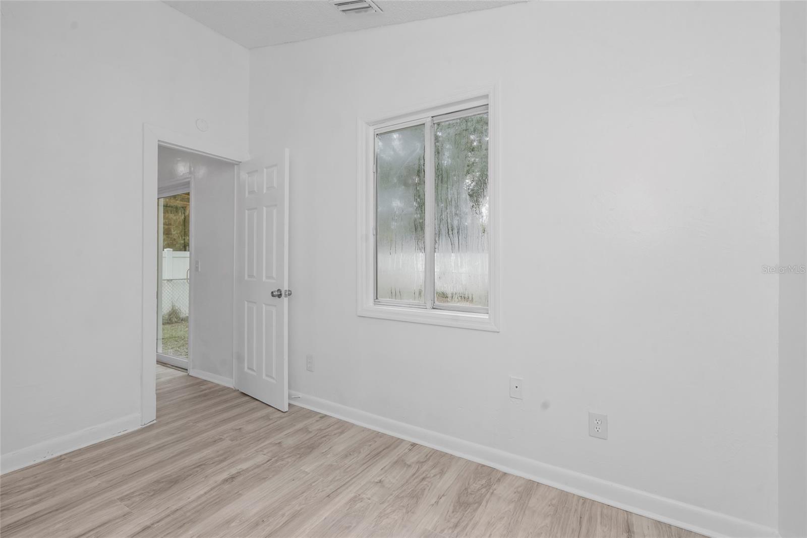 8021 N Edison Ave Property Photo 14