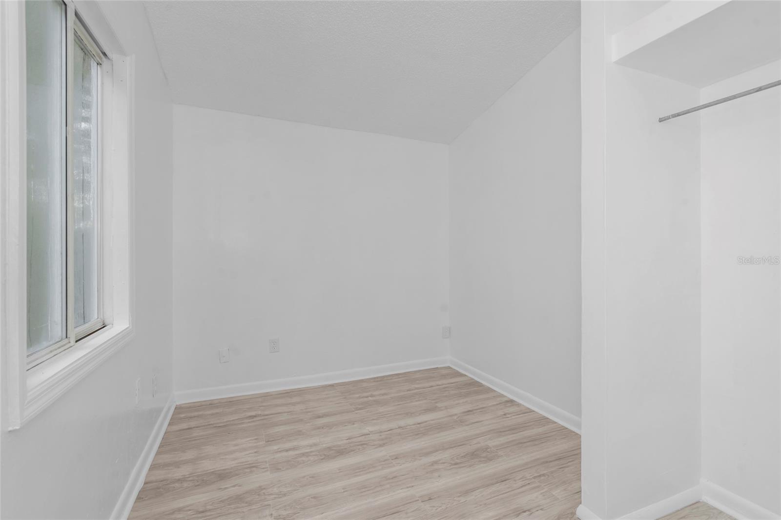 8021 N Edison Ave Property Photo 17