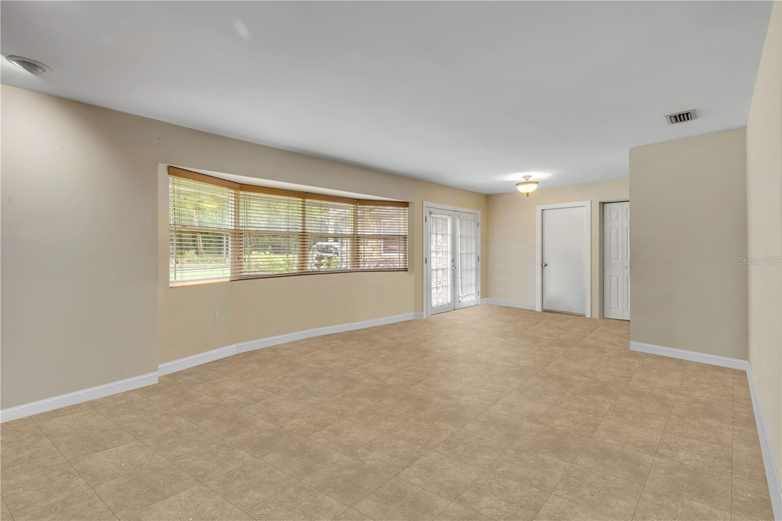 253 Grand Ave Property Photo 4