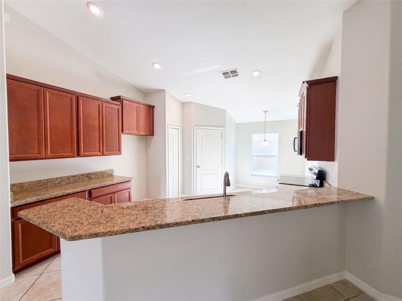 10080 Tolman Dr Property Photo 4