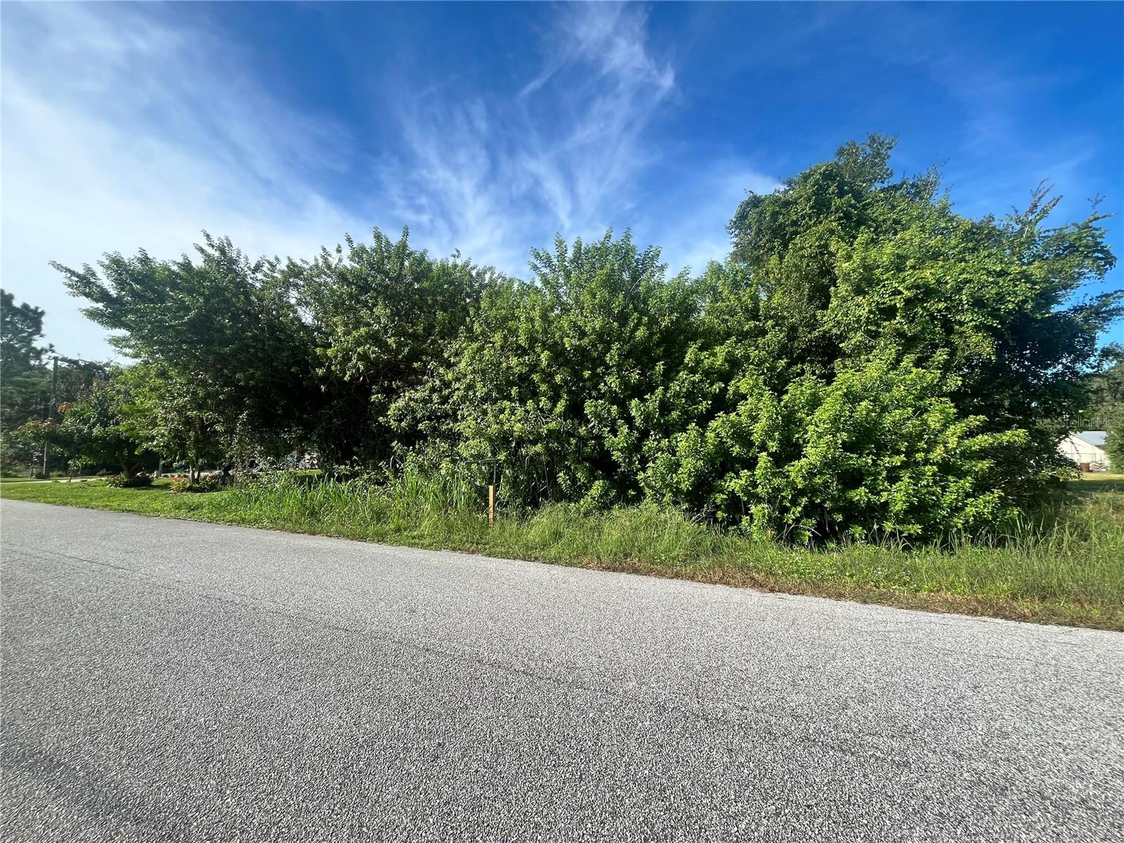 1544 TAMAH BLVD Property Photo 1