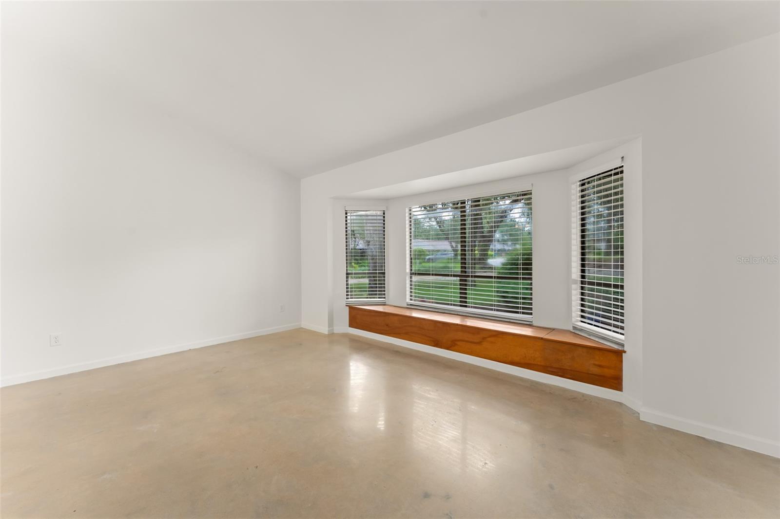 154 Citrus Tree Ln Property Photo 5
