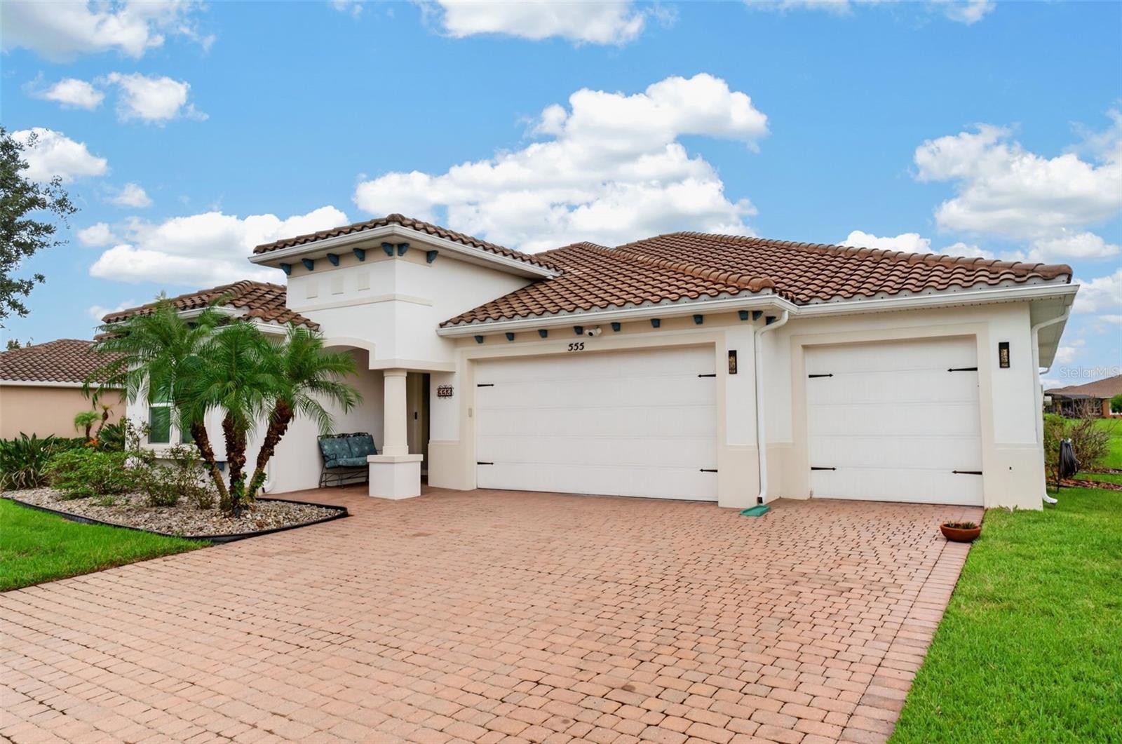 555 Tapatio Ln Property Photo 2