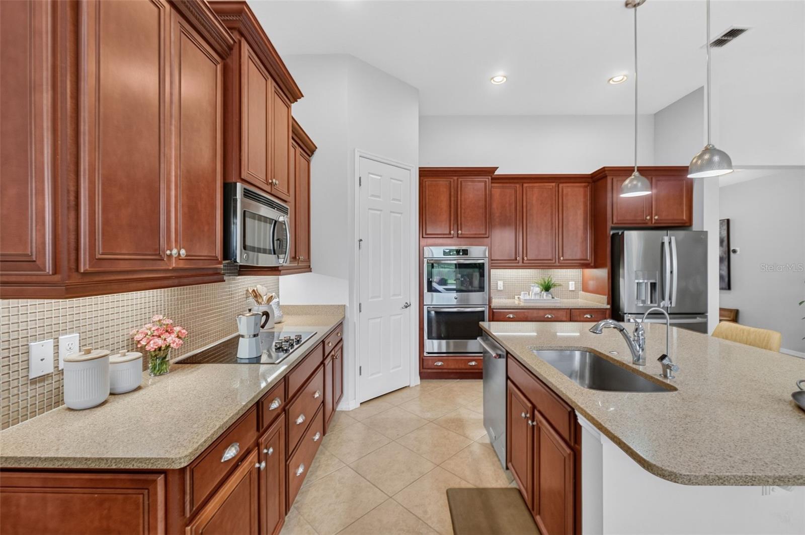 555 Tapatio Ln Property Photo 14