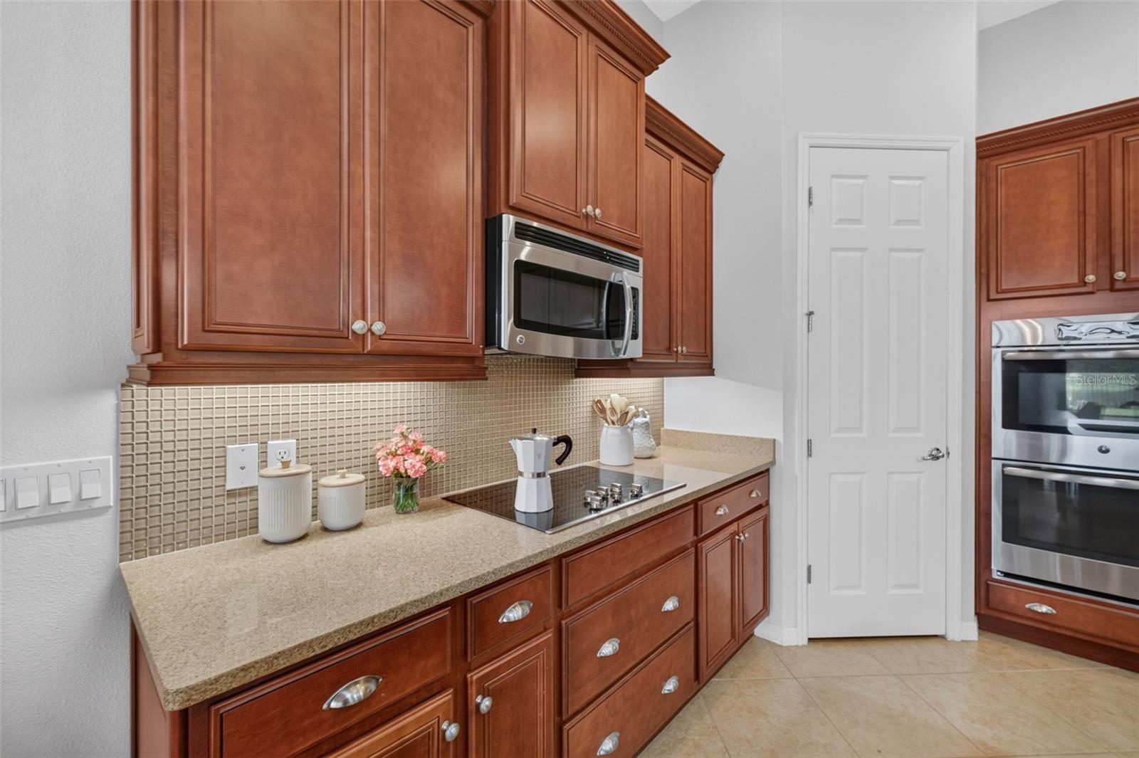 555 Tapatio Ln Property Photo 15