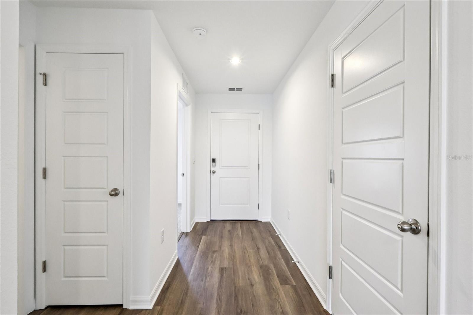 1158 Amber Waves Ct Property Photo 2