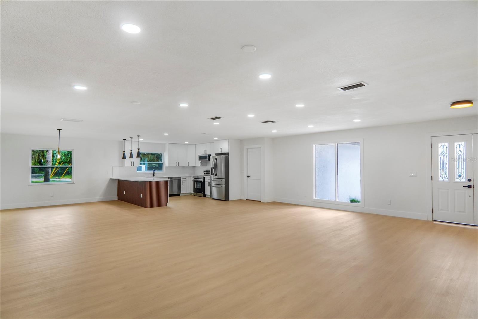 219 Sheridan Ave Property Photo 9