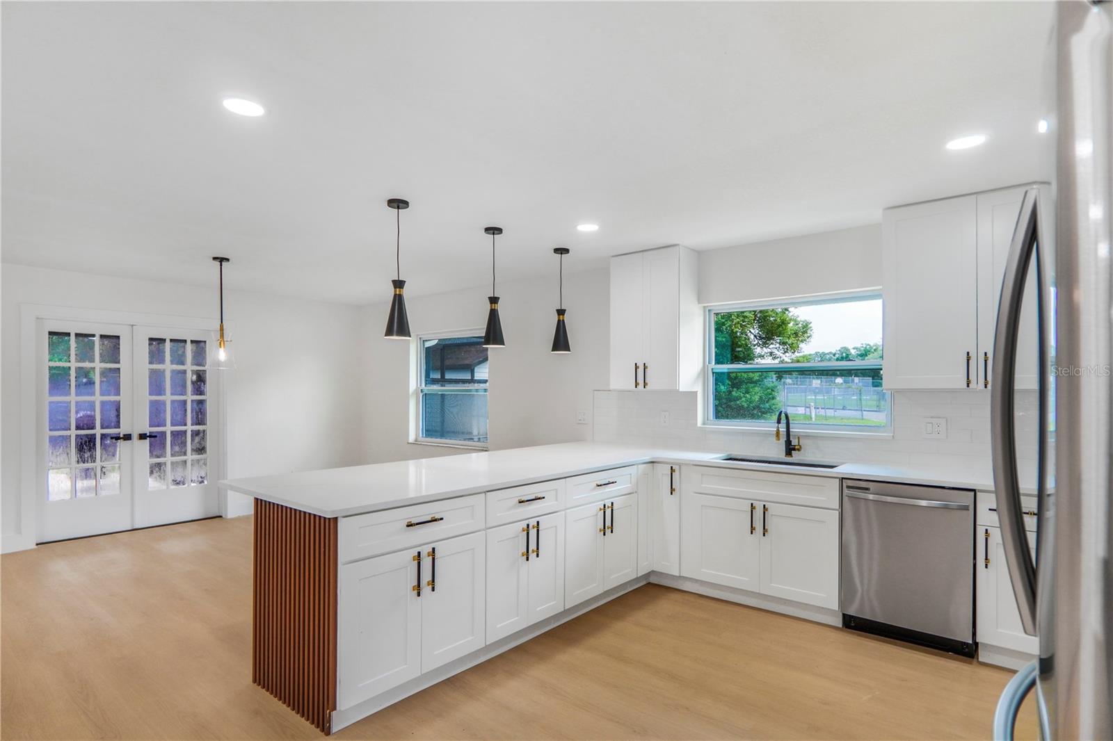 219 Sheridan Ave Property Photo 11