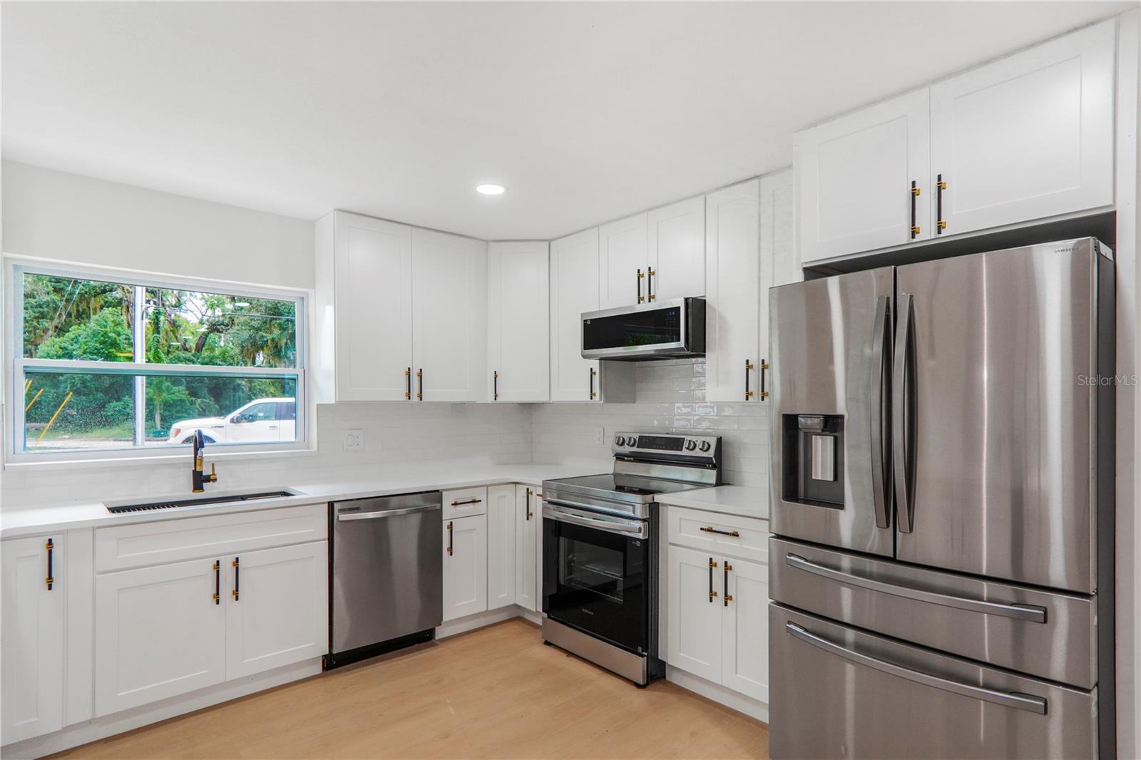 219 Sheridan Ave Property Photo 13