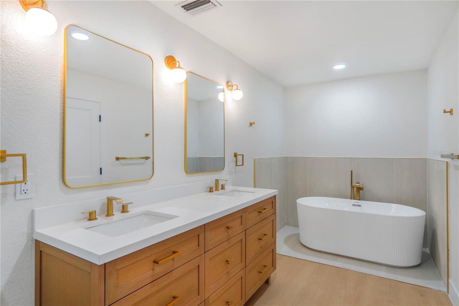 219 Sheridan Ave Property Photo 20