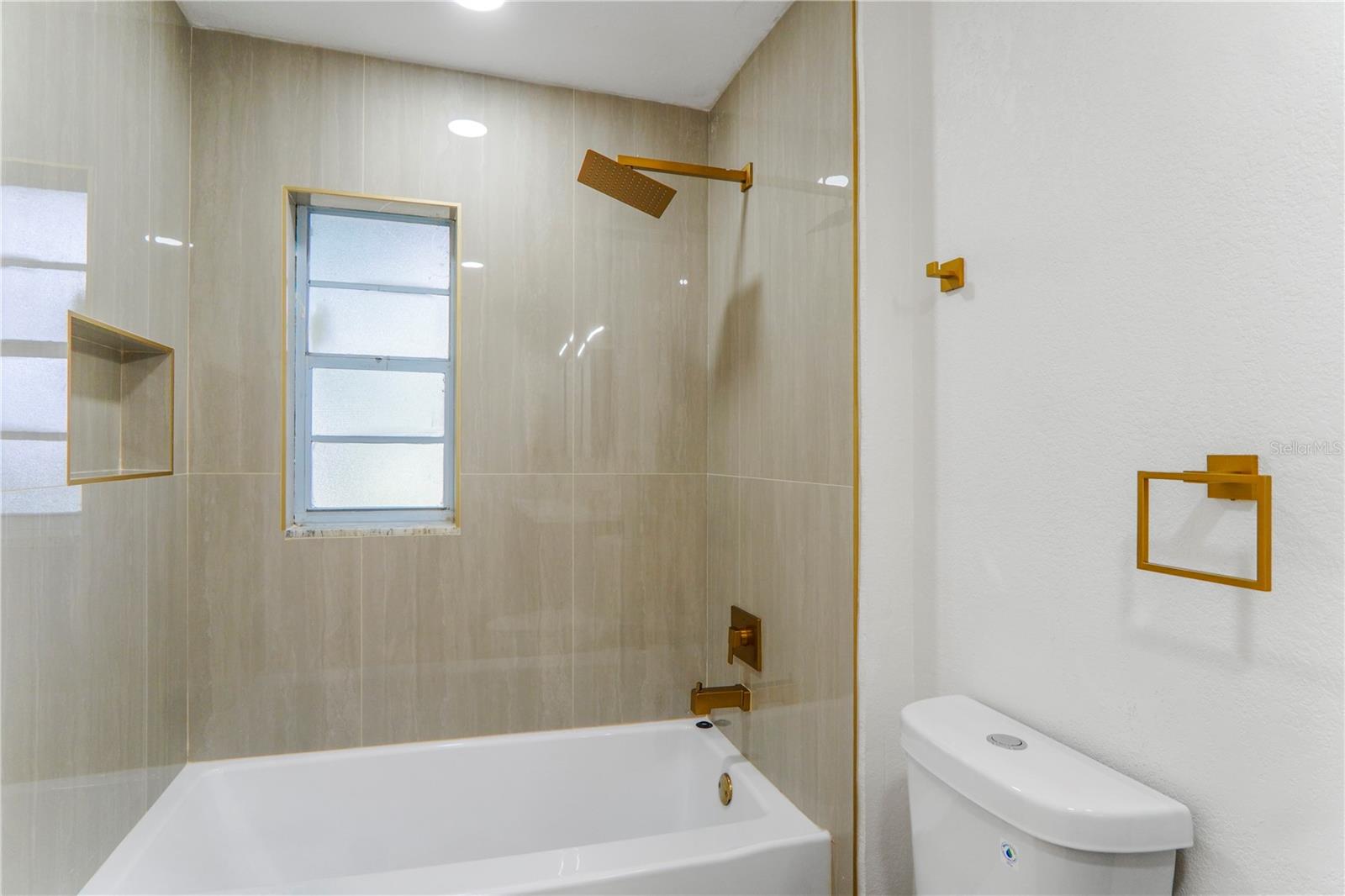 219 Sheridan Ave Property Photo 26