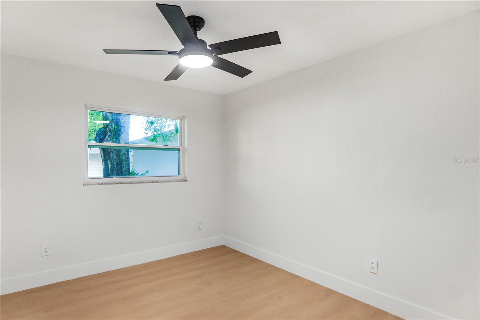 219 Sheridan Ave Property Photo 27
