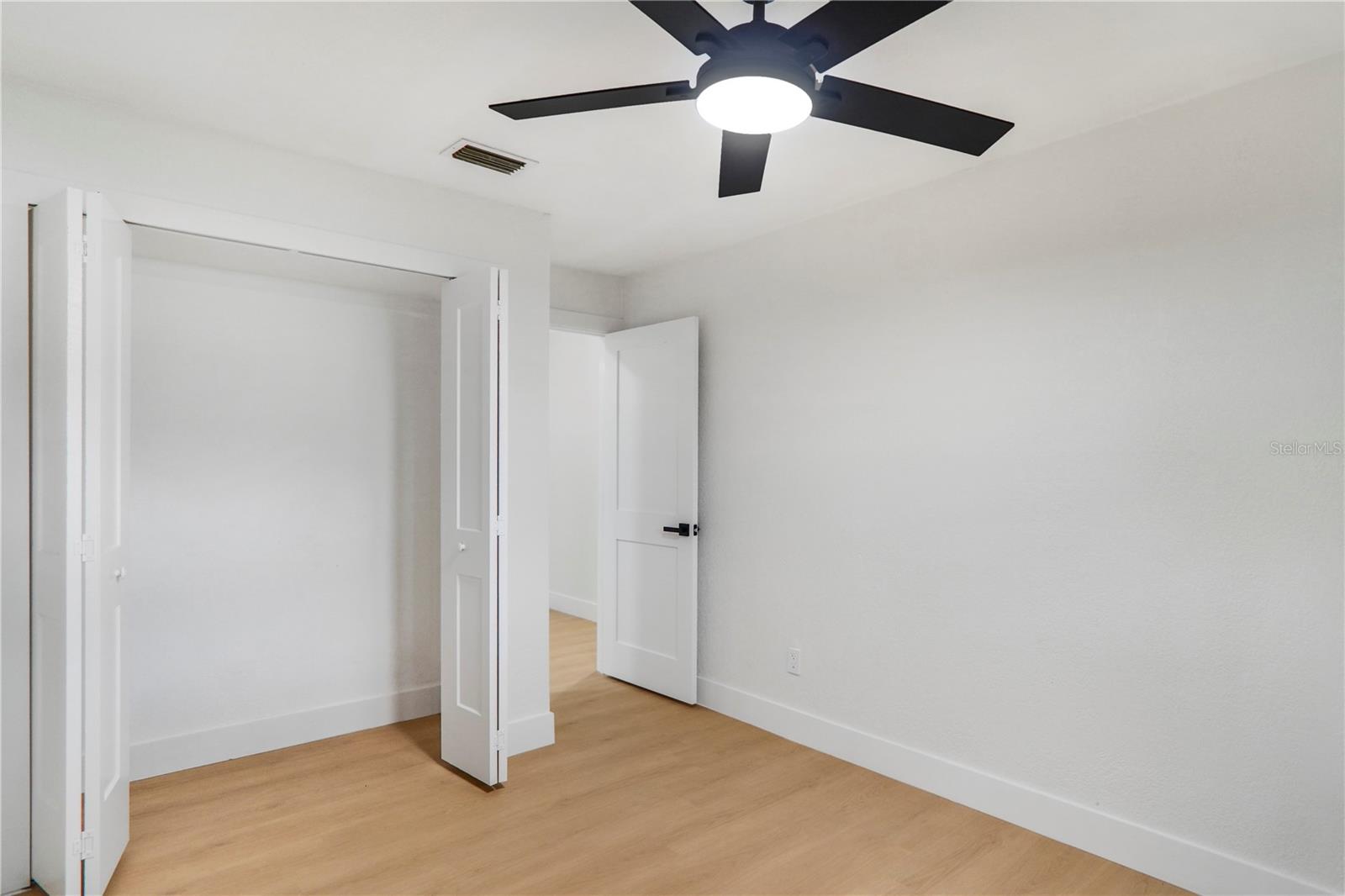 219 Sheridan Ave Property Photo 29