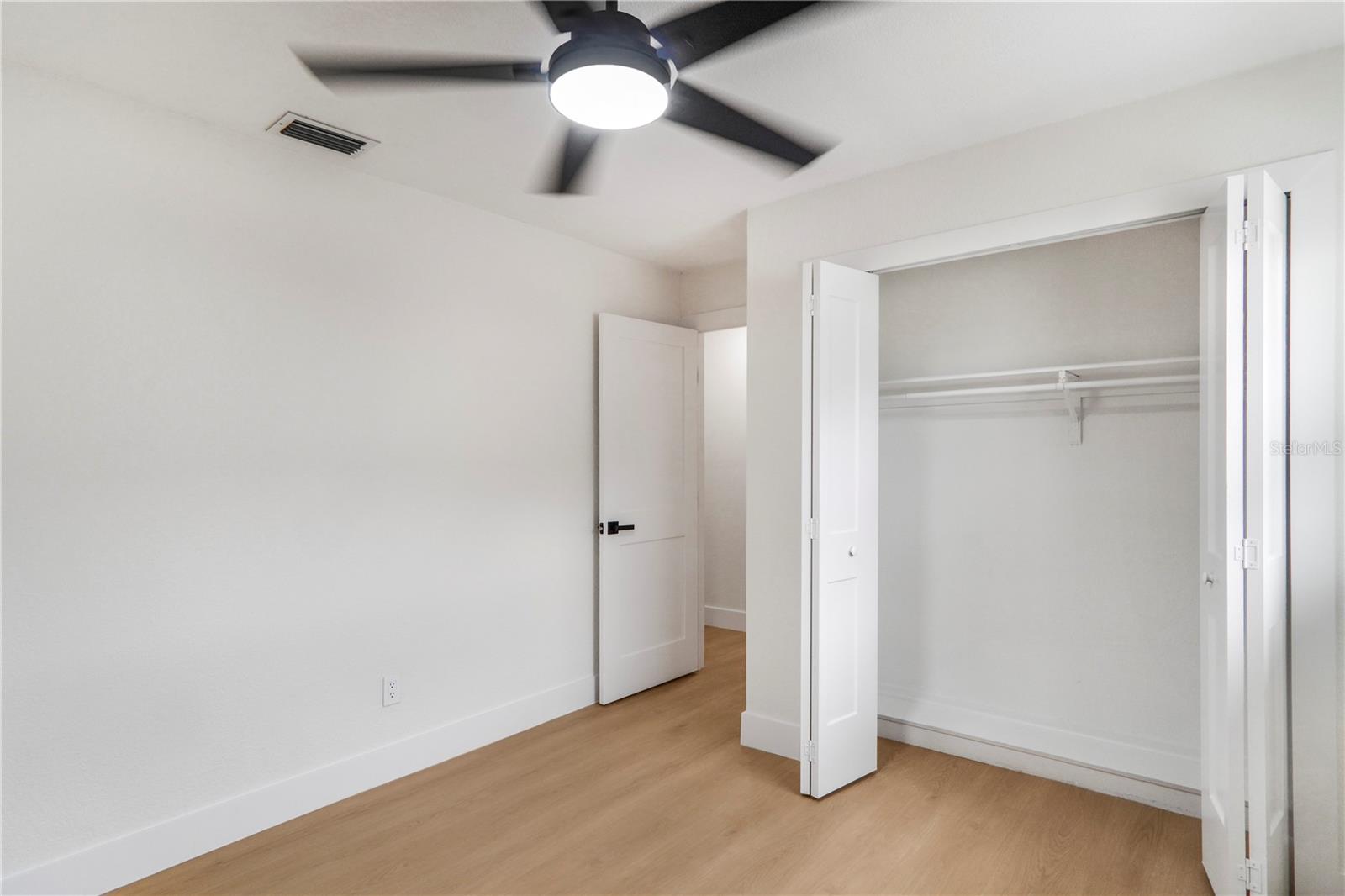 219 Sheridan Ave Property Photo 32