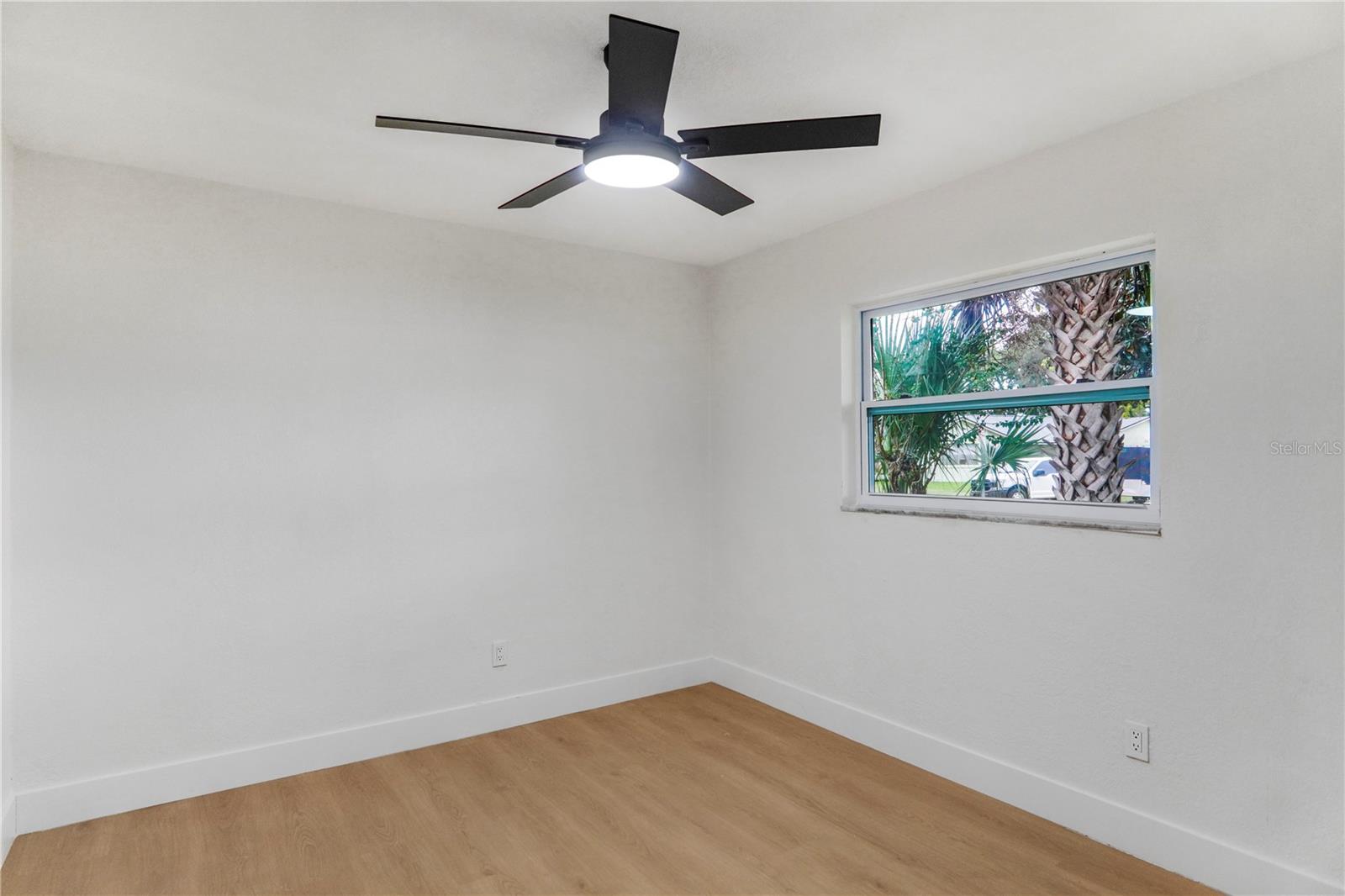 219 Sheridan Ave Property Photo 33