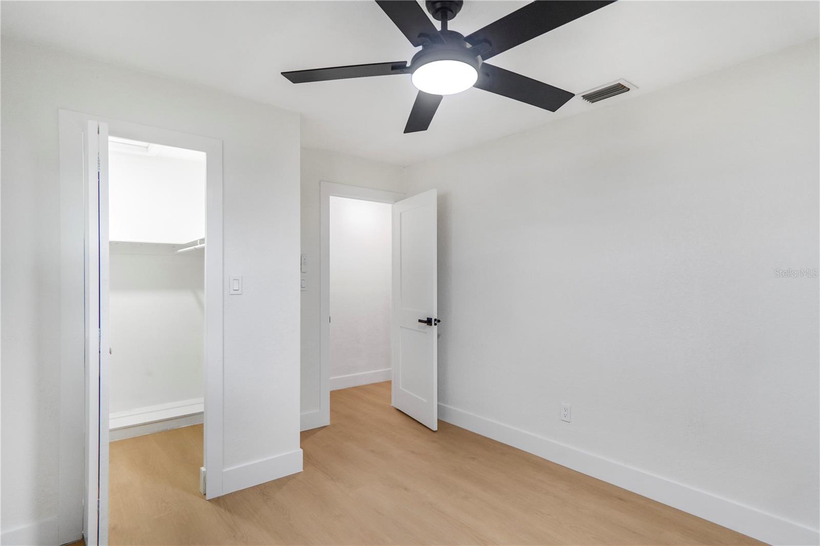 219 Sheridan Ave Property Photo 35