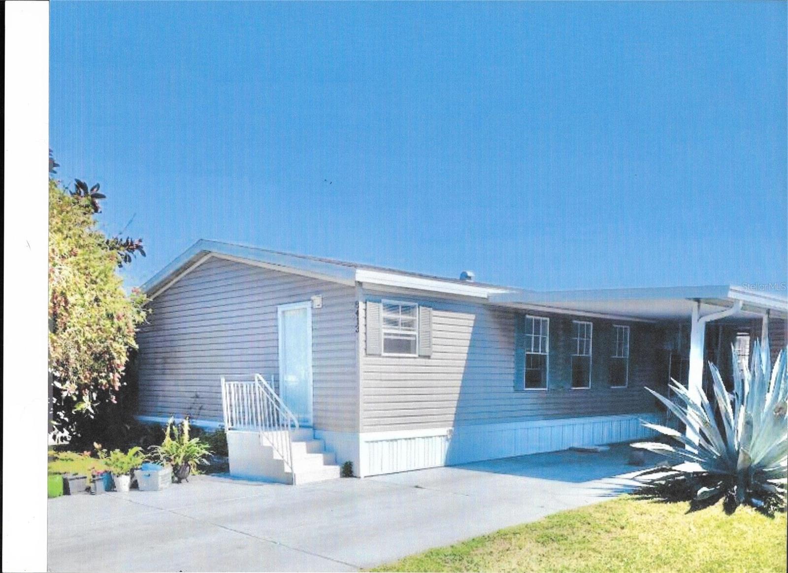 8413 Fantasia Park Way Property Photo 1