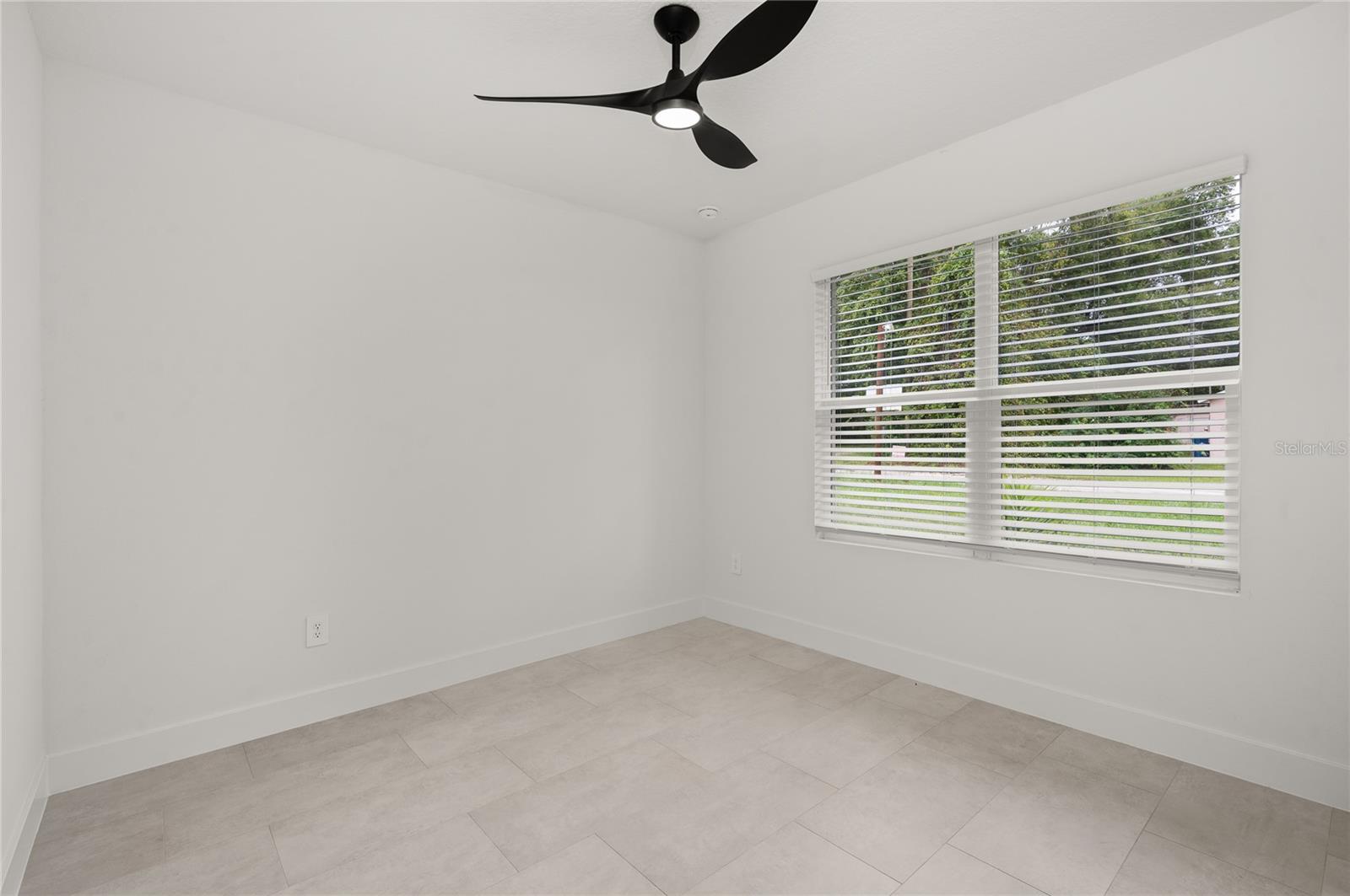 1186 7th St Property Photo 6
