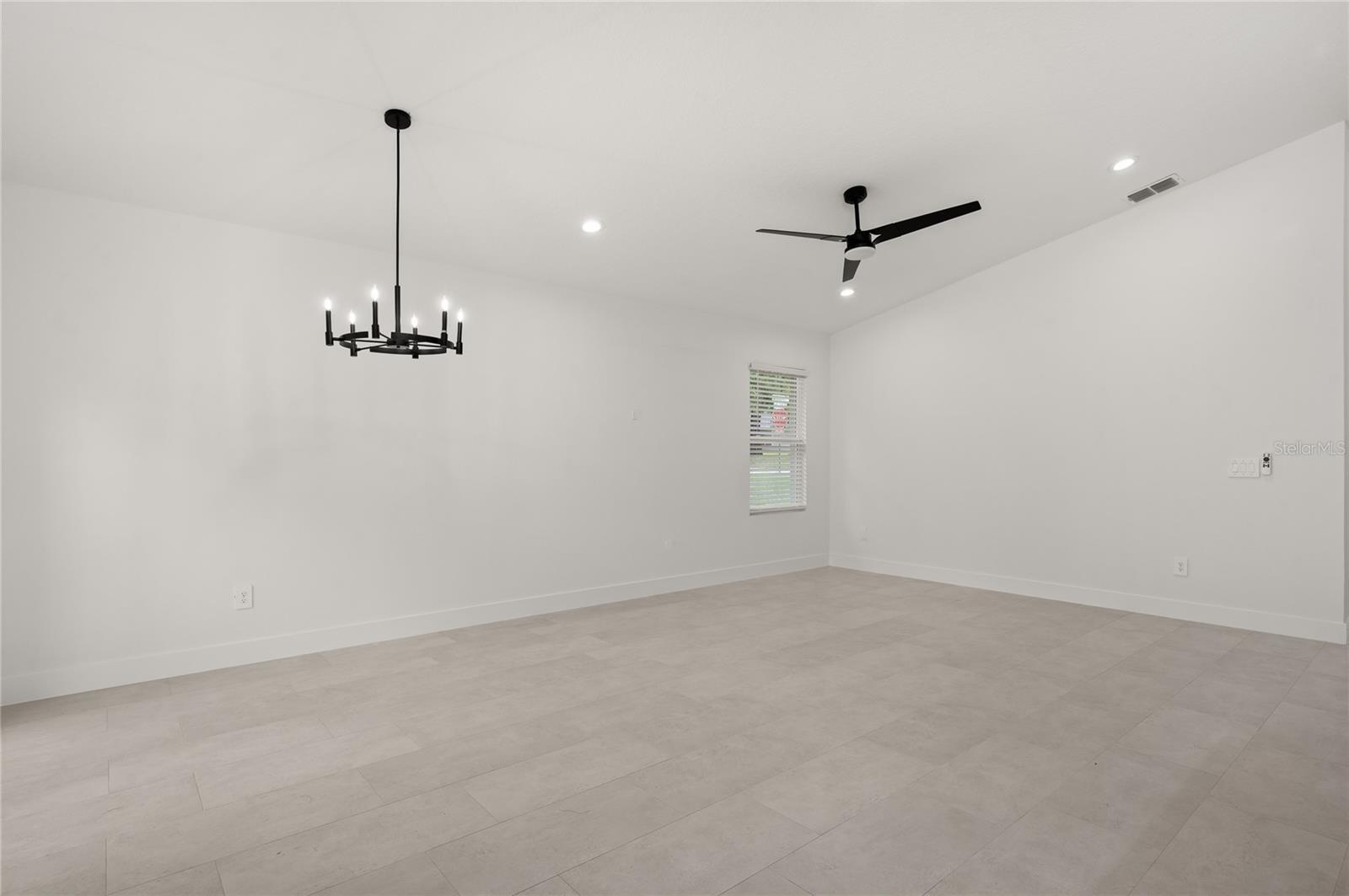 1186 7th St Property Photo 14