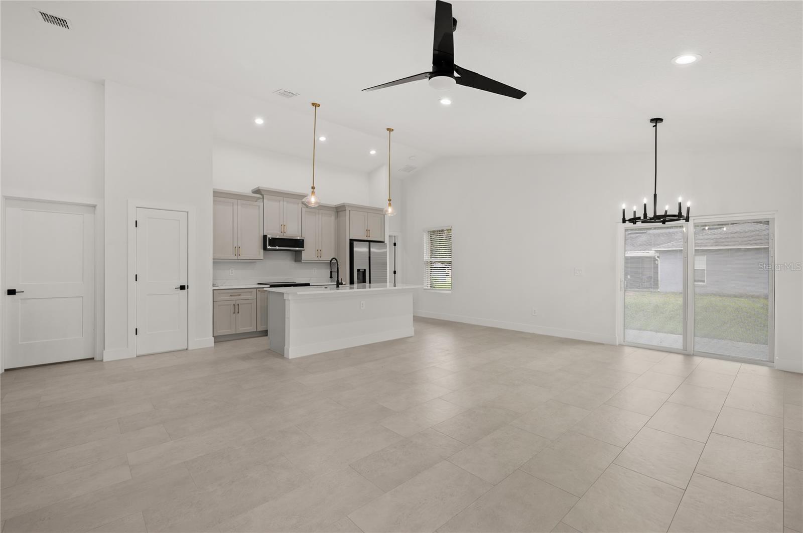 1186 7th St Property Photo 17