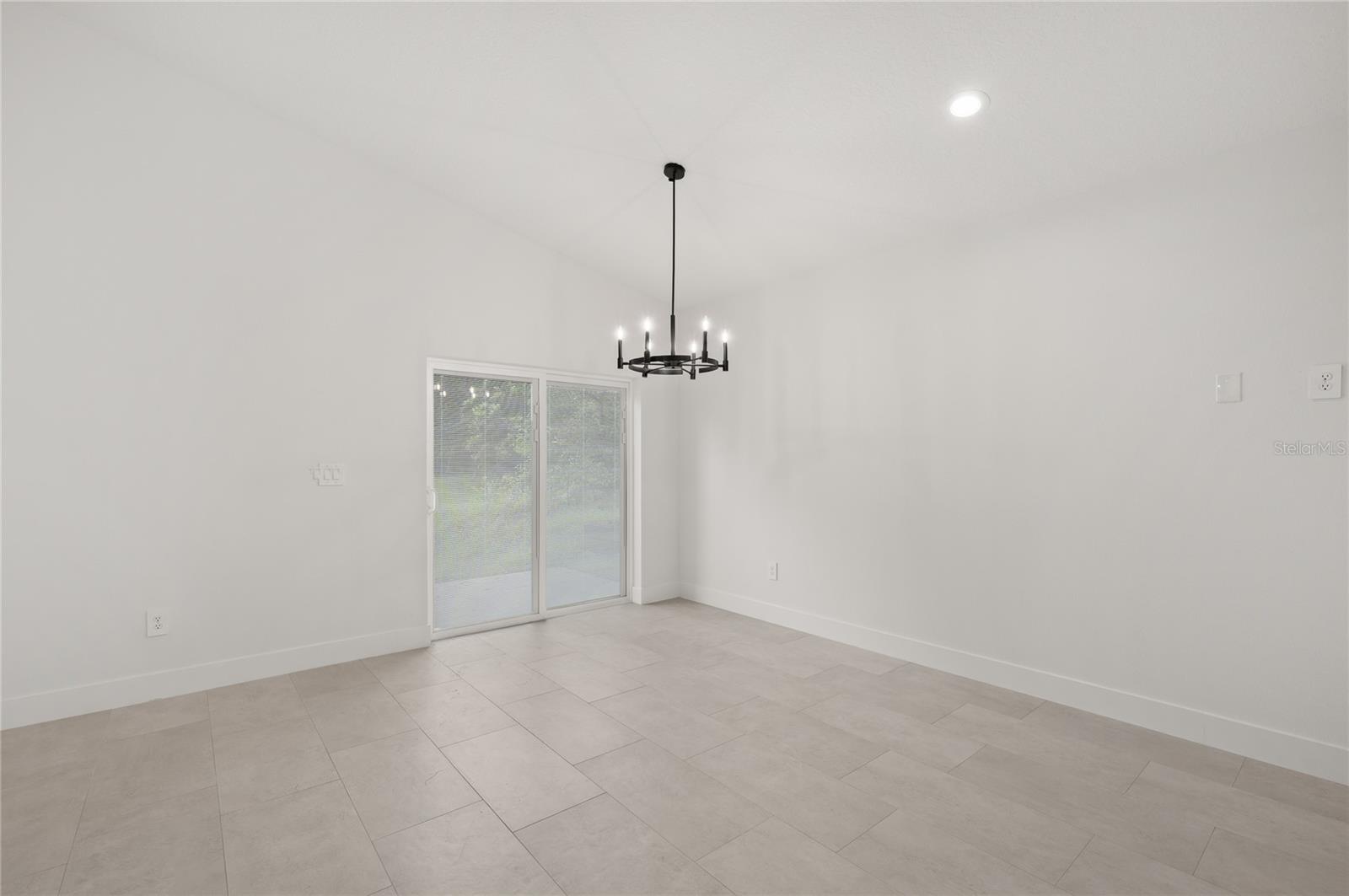 1186 7th St Property Photo 18