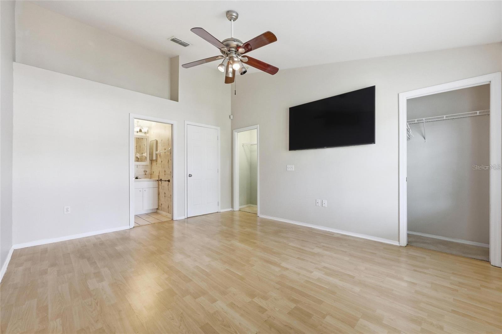 6998 Woodlake Dr Property Photo 17