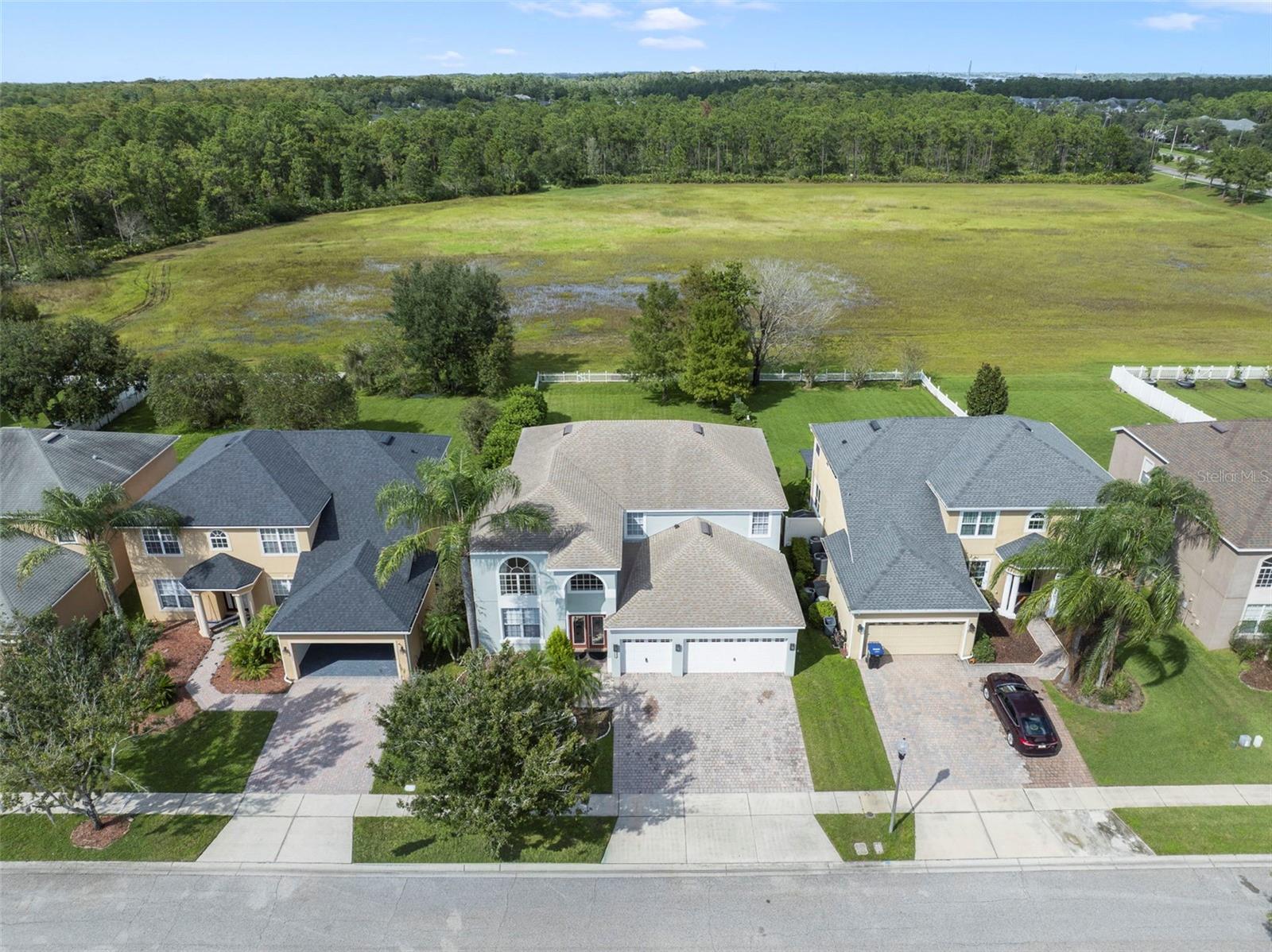 1557 Amaryllis Cir Property Photo