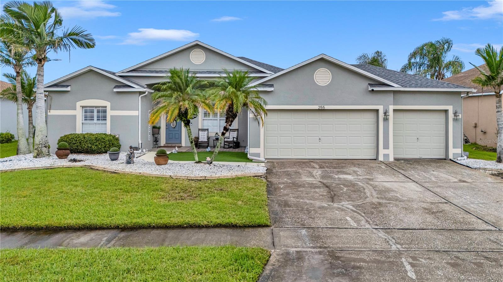 255 STRATHMORE CIR Property Photo 1