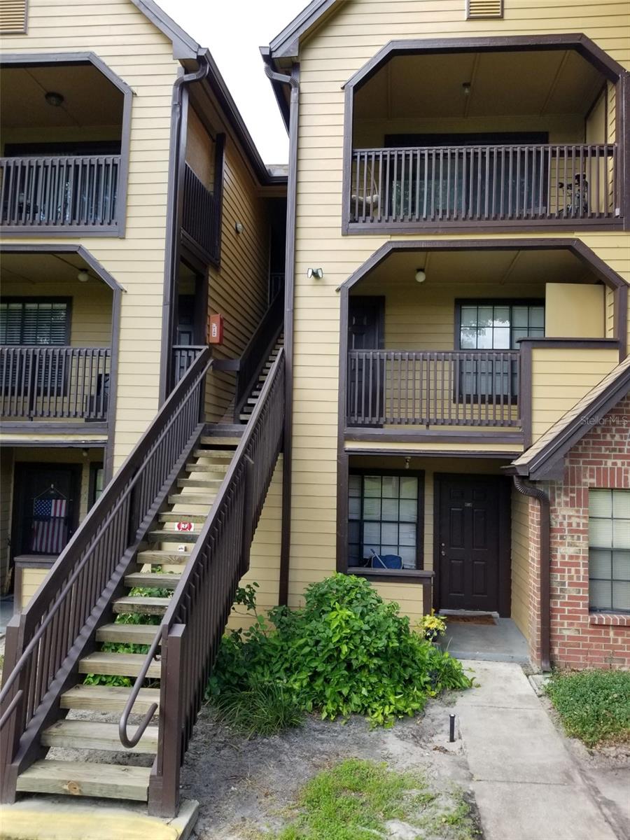 420 FORESTWAY CIR #207 Property Photo 1