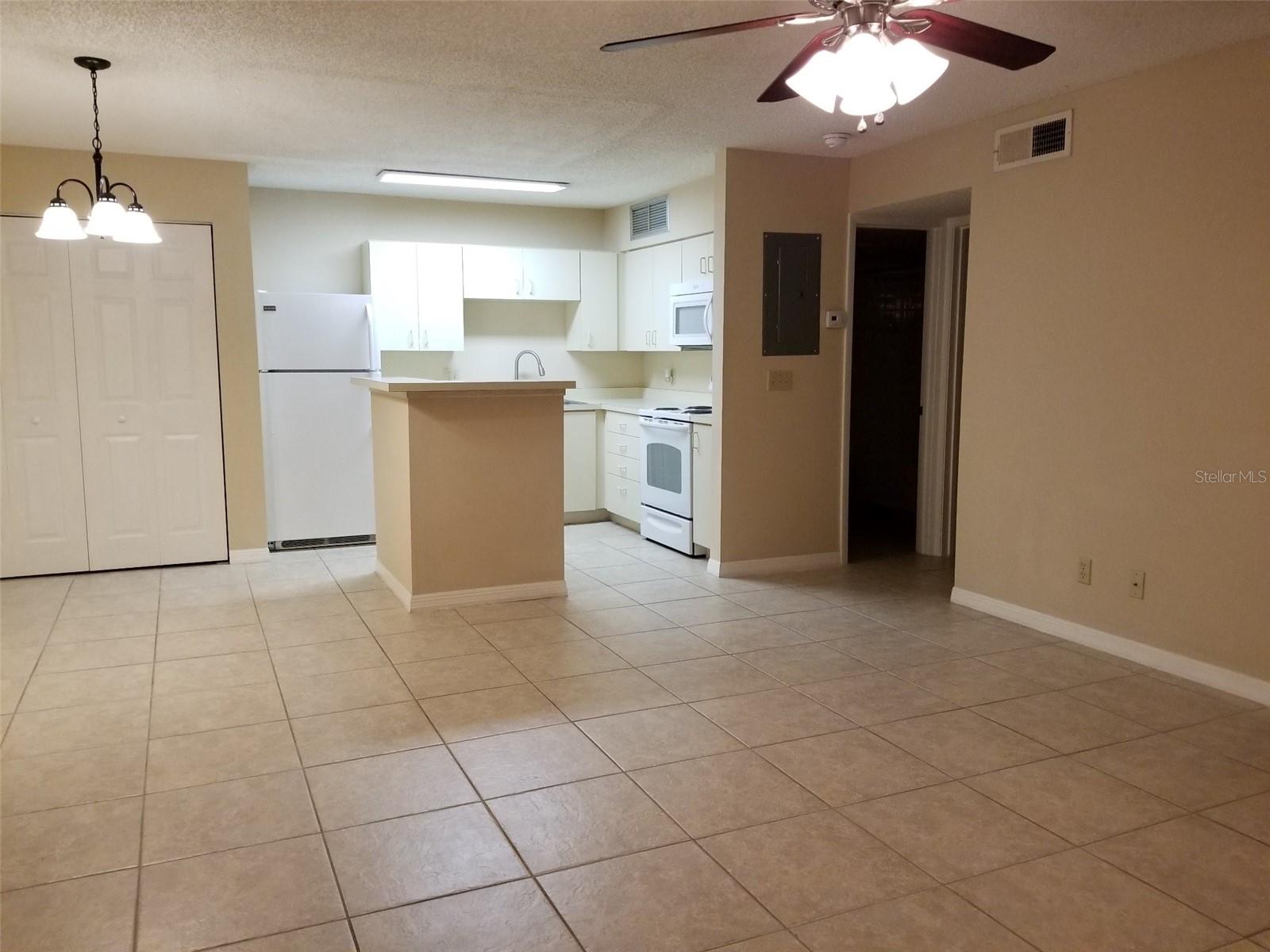 420 Forestway Cir #207 Property Photo 2