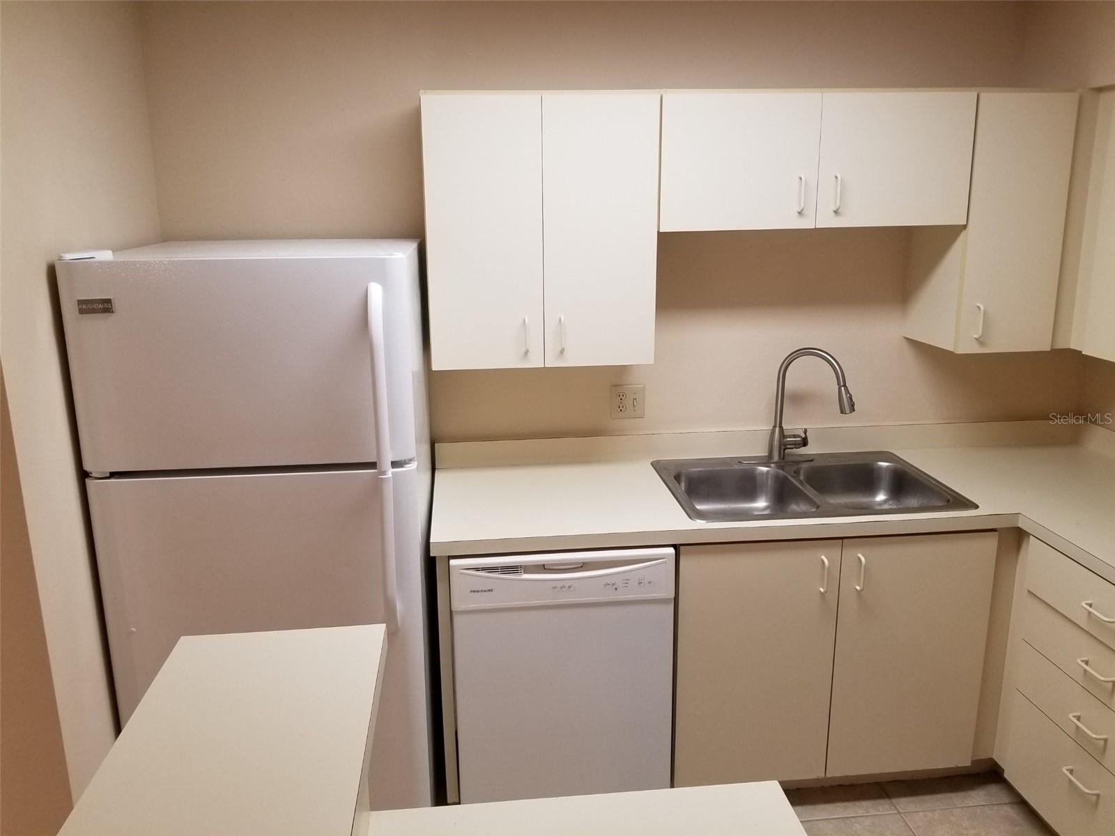 420 Forestway Cir #207 Property Photo 5