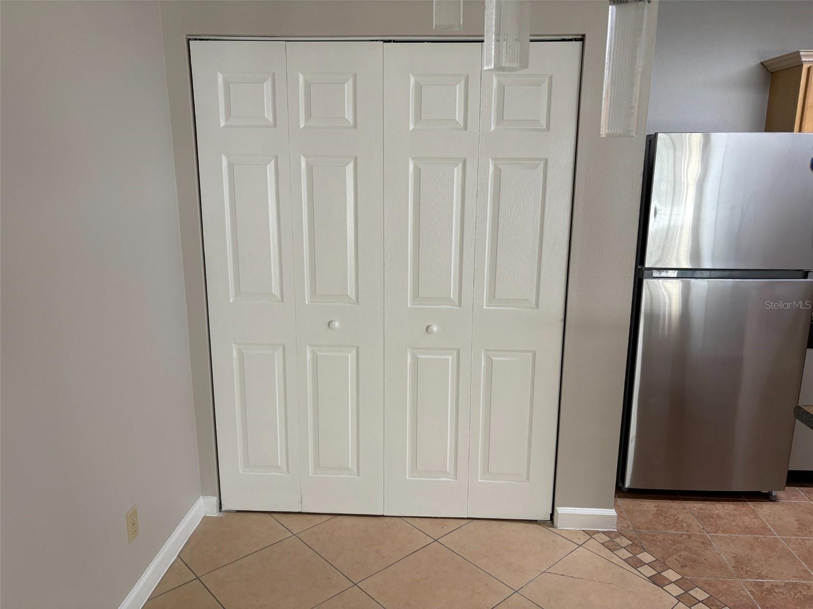 360 Lakepointe Dr #202 Property Photo 7