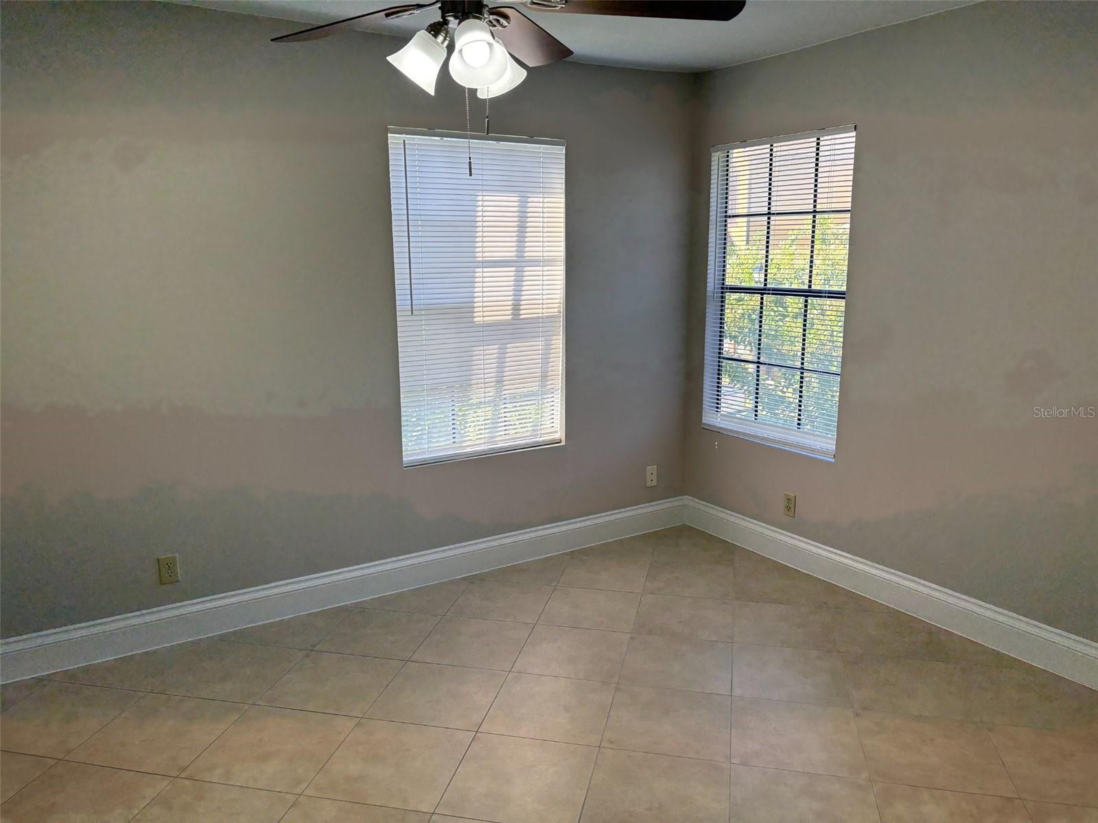 360 Lakepointe Dr #202 Property Photo 21