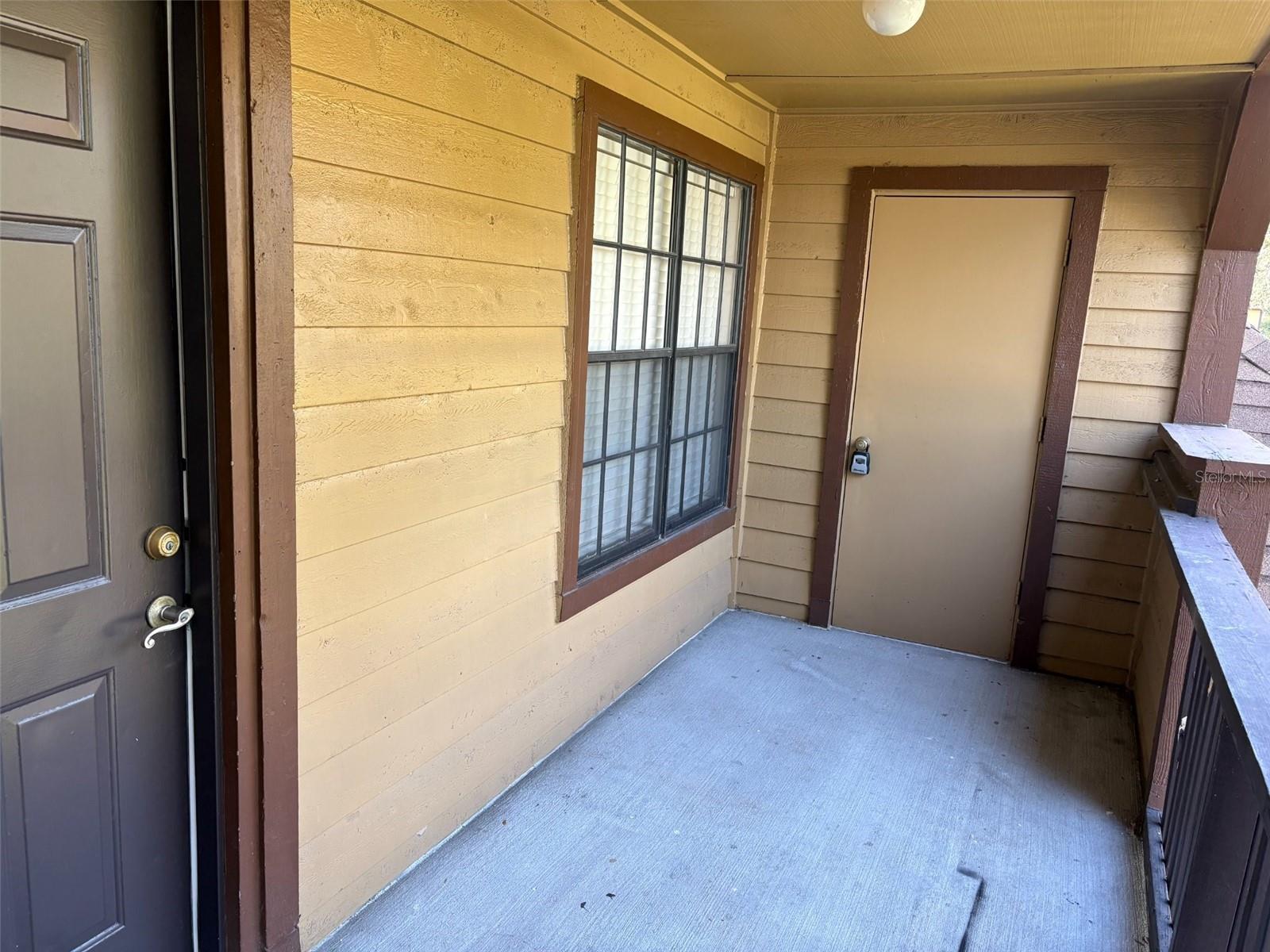 360 Lakepointe Dr #202 Property Photo 23