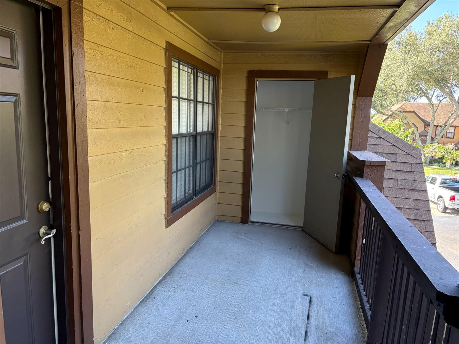 360 Lakepointe Dr #202 Property Photo 24