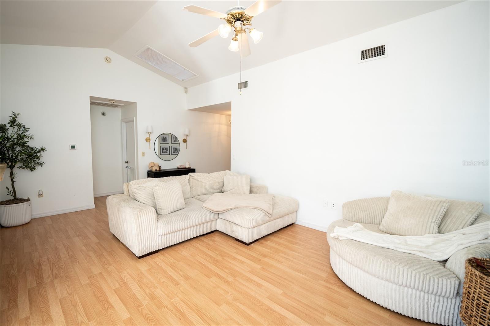 1327 Waterview Blvd E Property Photo 13