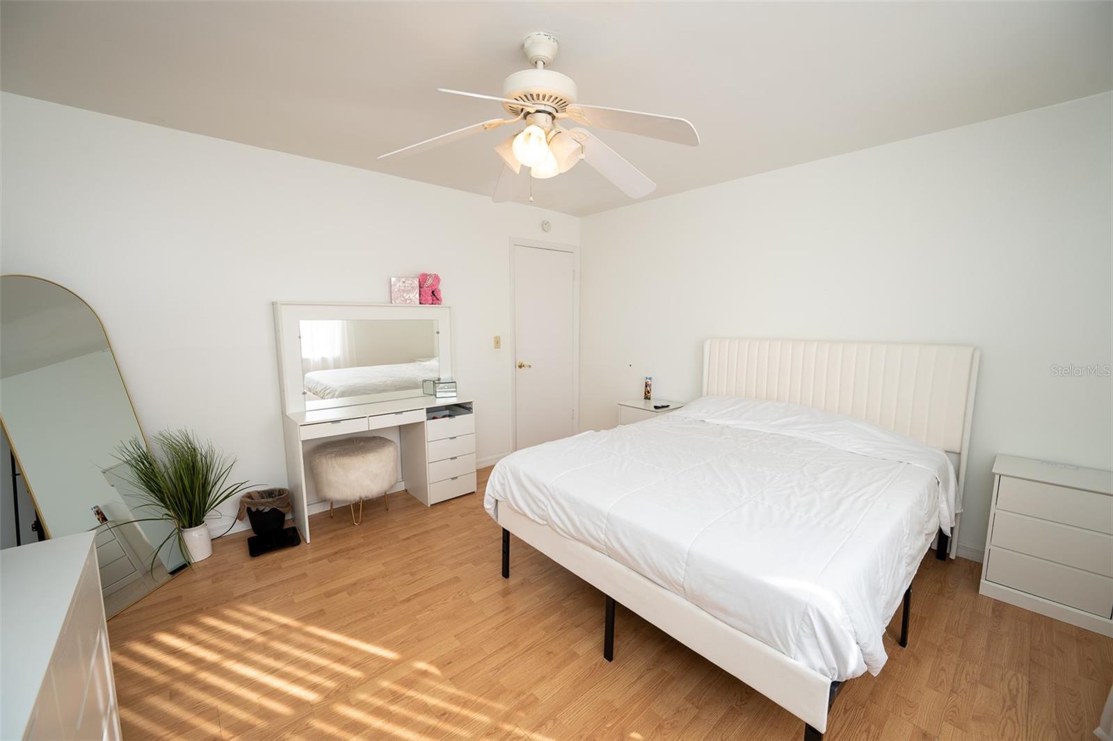 1327 Waterview Blvd E Property Photo 23
