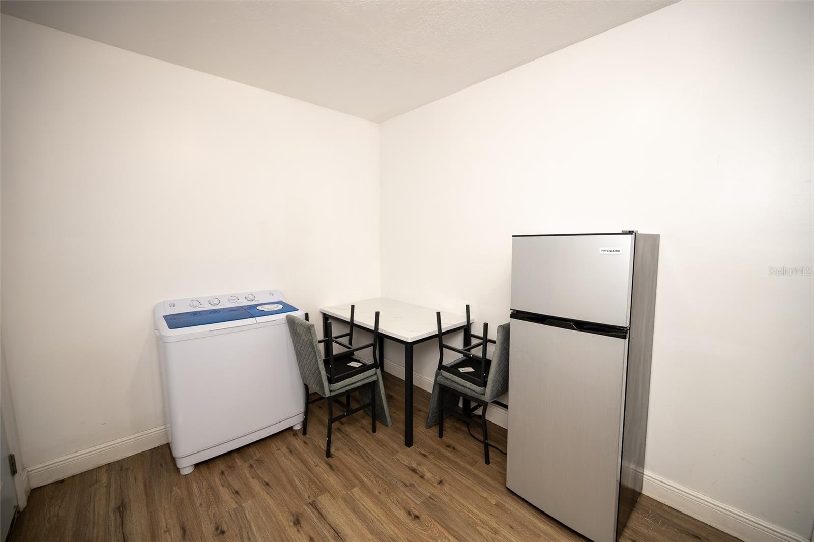 1327 Waterview Blvd E Property Photo 35