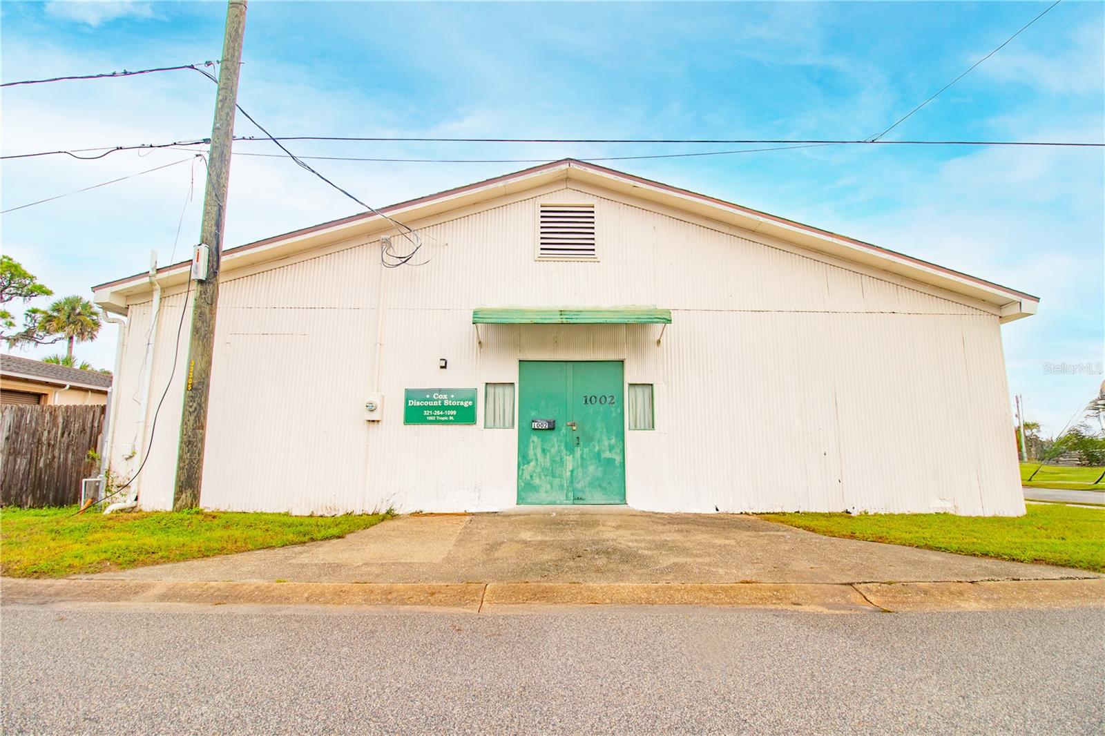 1002 Tropic St Property Photo 5