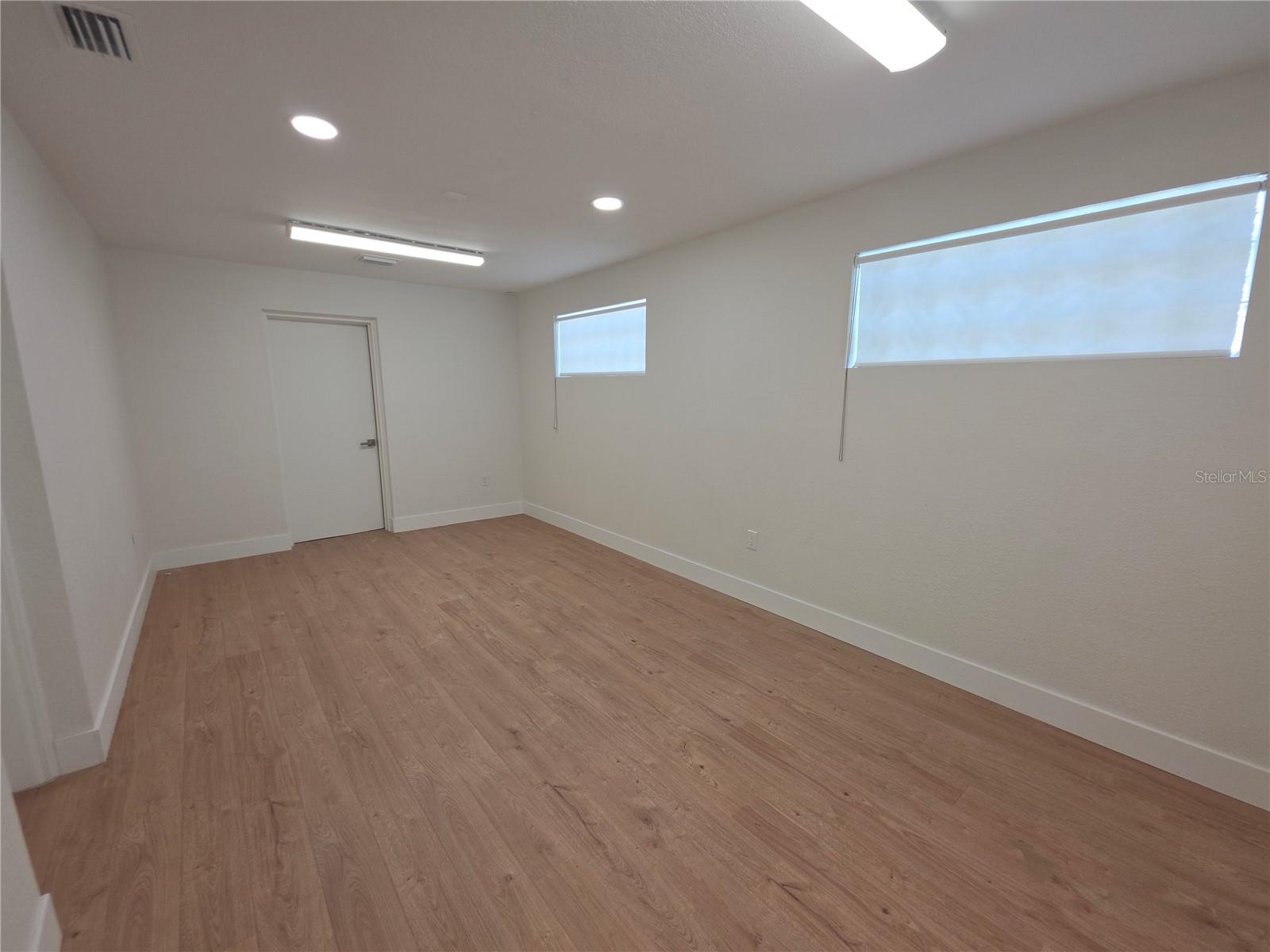 5350 Curry Ford Rd #building 2 Property Photo 12