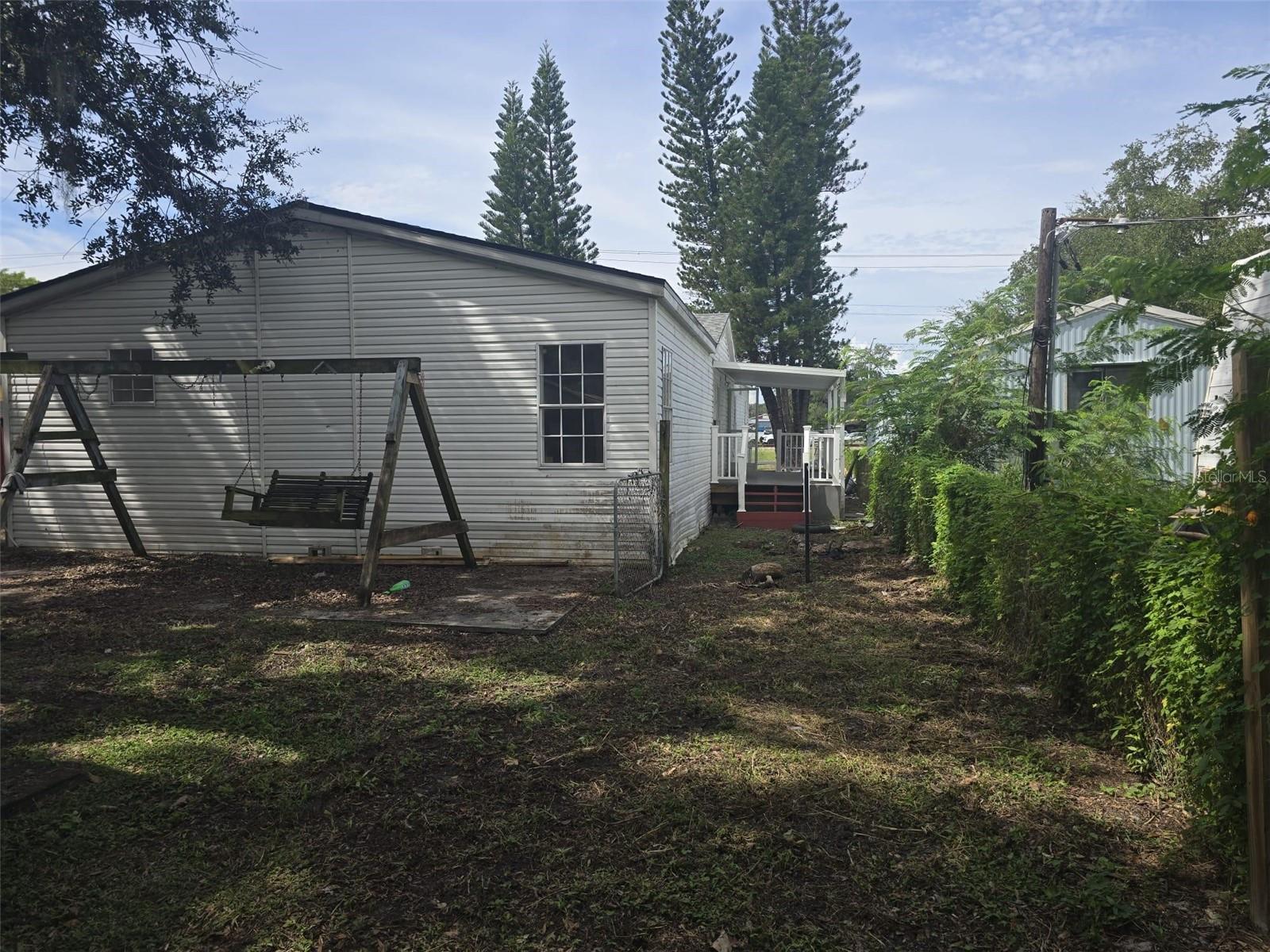 10012 Indiana St Property Photo 3