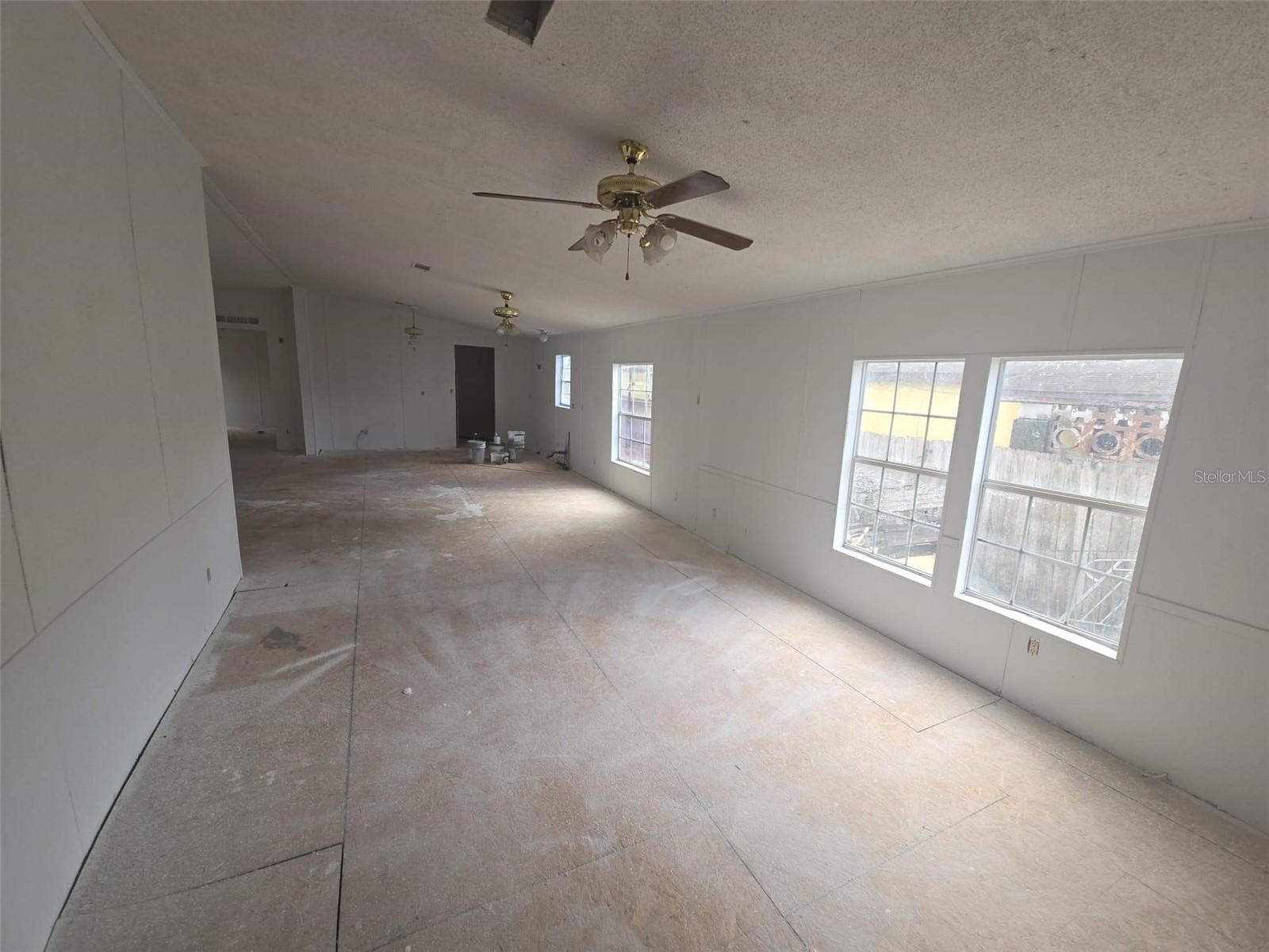 10012 Indiana St Property Photo 6
