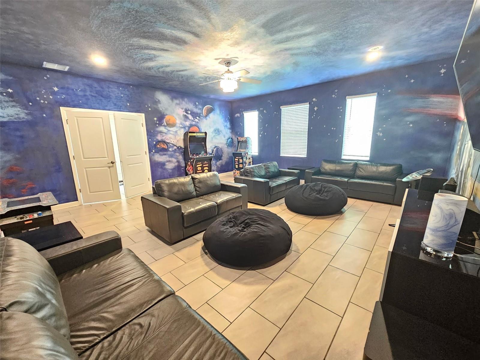 4557 Target Blvd Property Photo 6