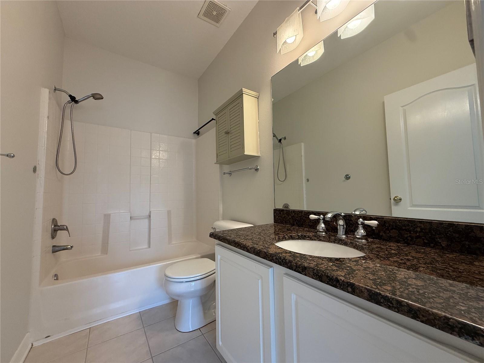 16315 Swan View Cir Property Photo 9
