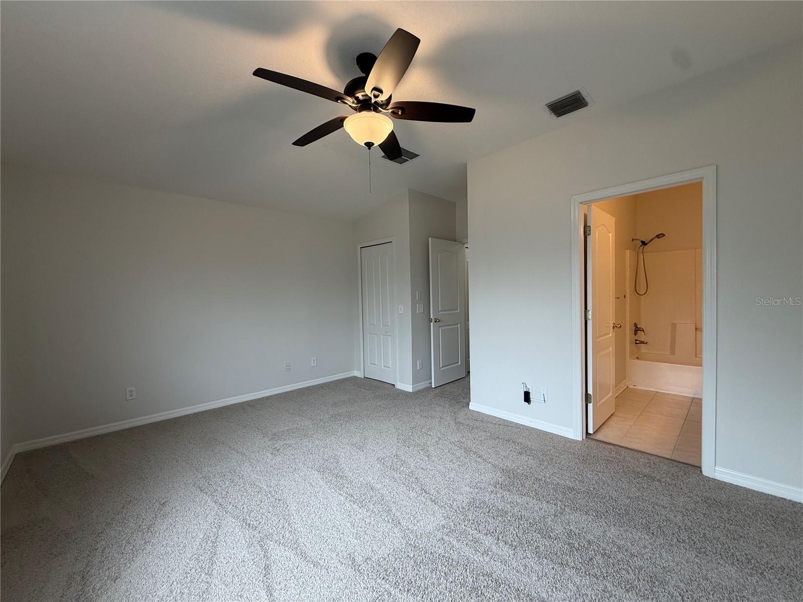 16315 Swan View Cir Property Photo 12